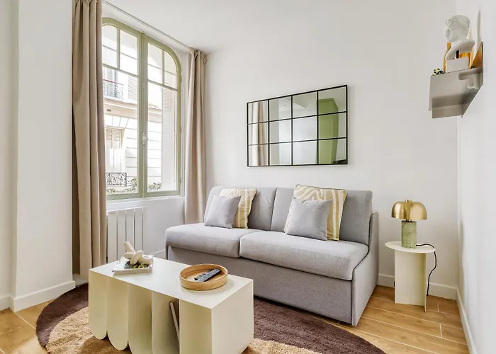 Proche Tour Eiffel Paris